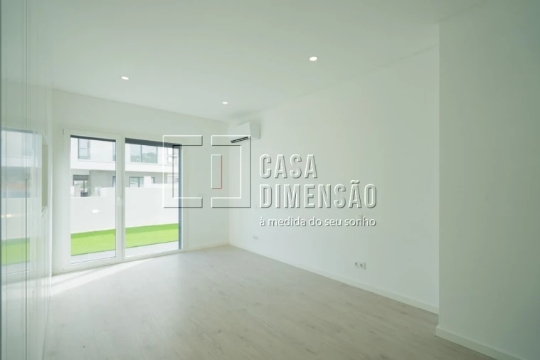 Moradia T5 para Venda em Charneca de Caparica e Sobreda Foto 31