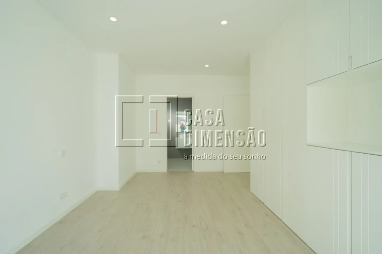 Moradia T5 para Venda em Charneca de Caparica e Sobreda Foto 36