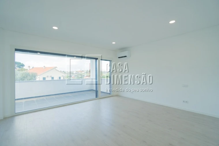 Moradia T5 para Venda em Charneca de Caparica e Sobreda Foto 49