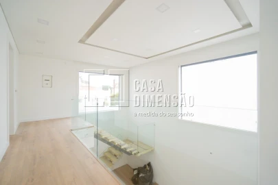 Moradia T4 para Venda em Corroios