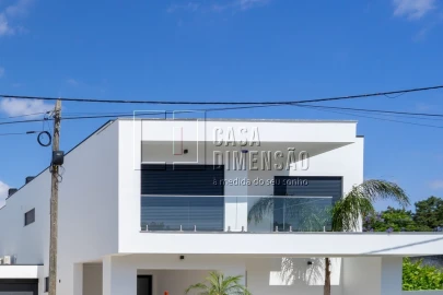 Moradia T4 para Venda em Corroios