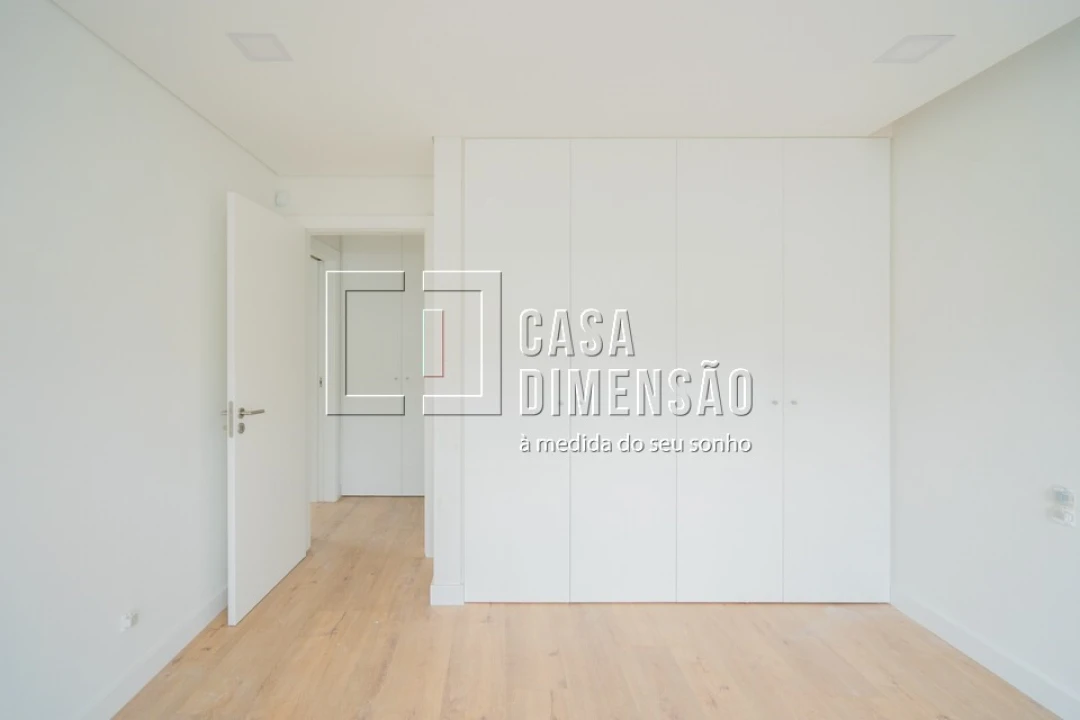 Moradia T4 para Venda em Corroios Foto 23