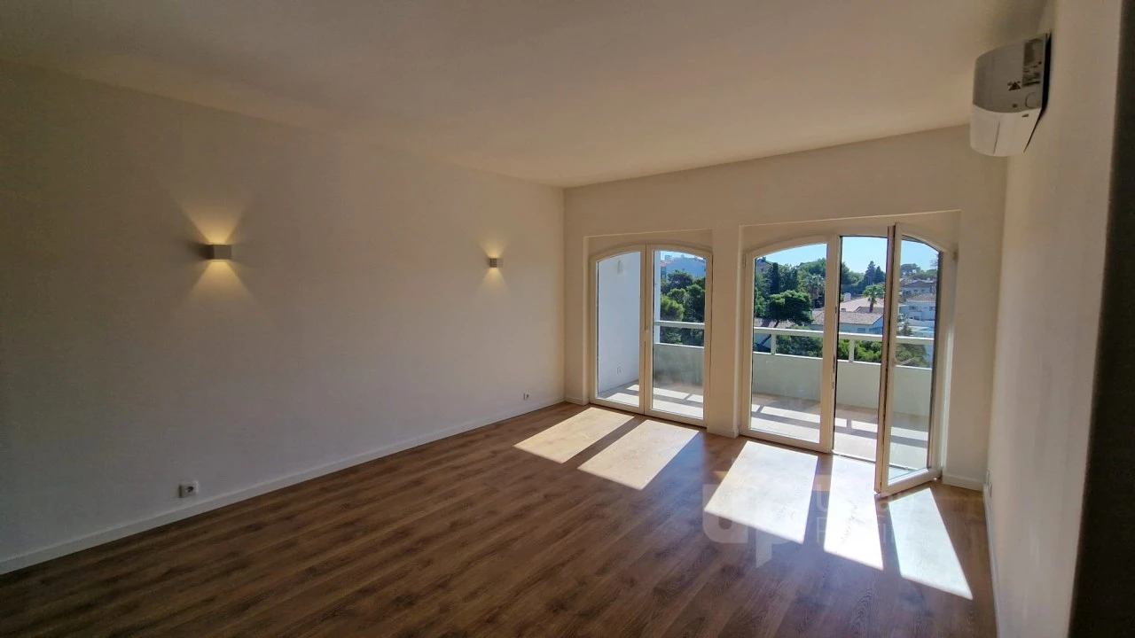 Apartamento T1 para Venda em Cascais e Estoril Foto 4