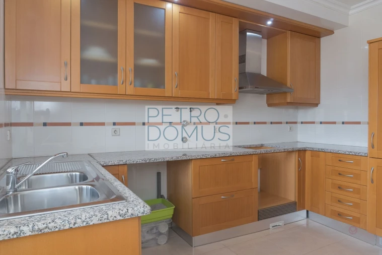 Moradia T3 para Venda em Leiria, Pousos, Barreira e Cortes Foto 8