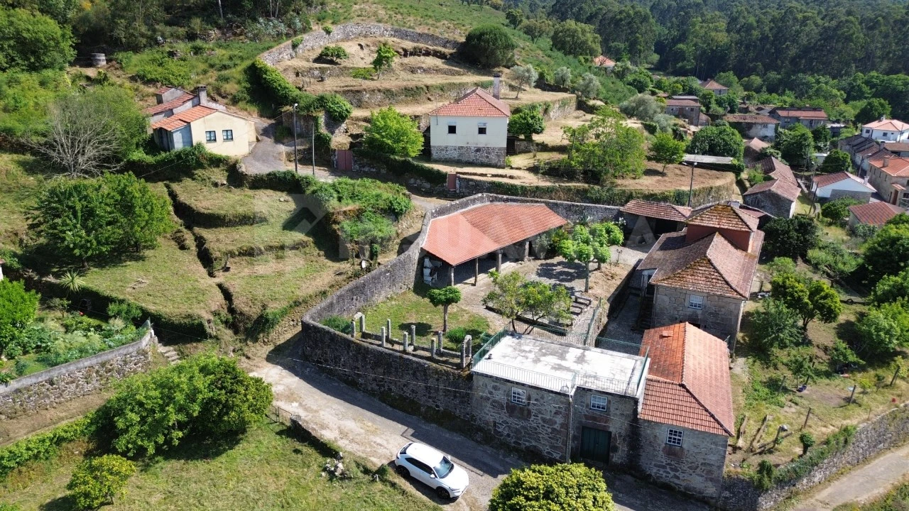 Moradia T8 para Venda em Cerdal Foto 8