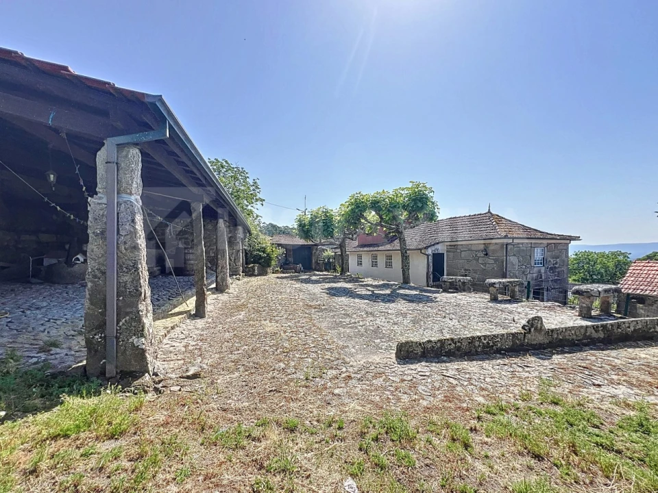 Moradia T8 para Venda em Cerdal Foto 26