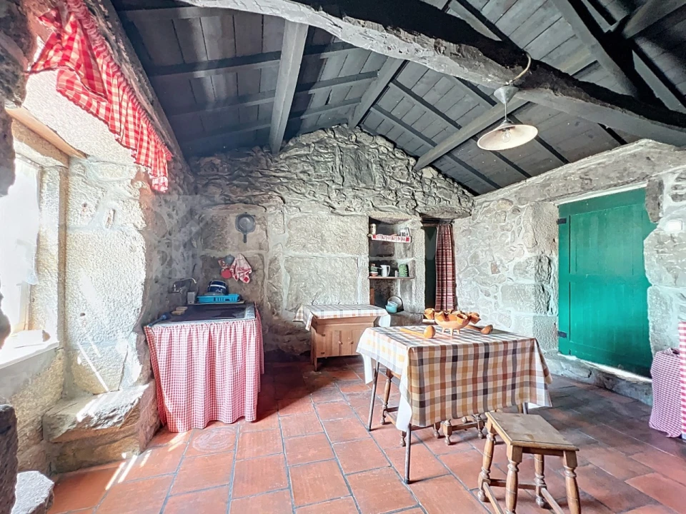 Moradia T8 para Venda em Cerdal Foto 38