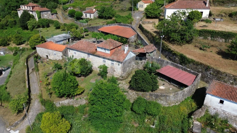 Moradia T8 para Venda em Cerdal Foto 5