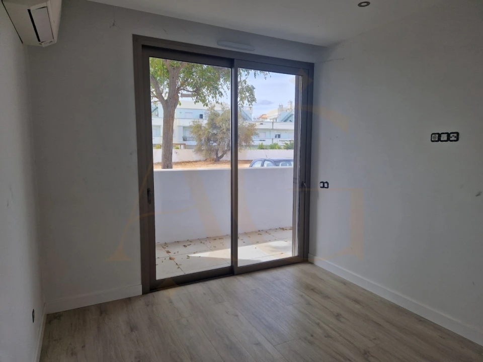 Apartamento T2 para Venda em Conceição e Cabanas de Tavira Foto 28