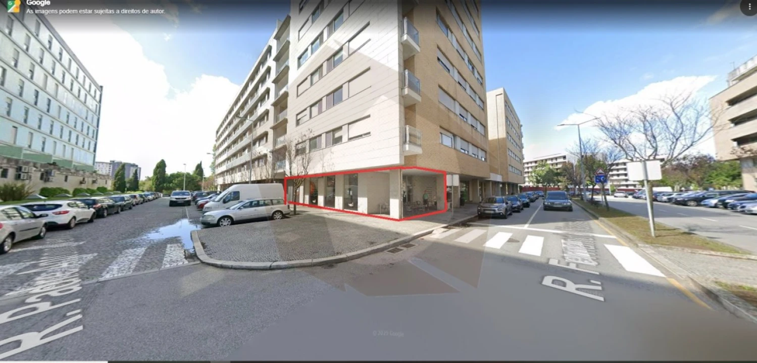 Loja para Arrendamento em Pedrouços Foto 8