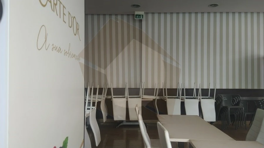 Loja para Cedência de Quotas em Pedrouços Foto 6