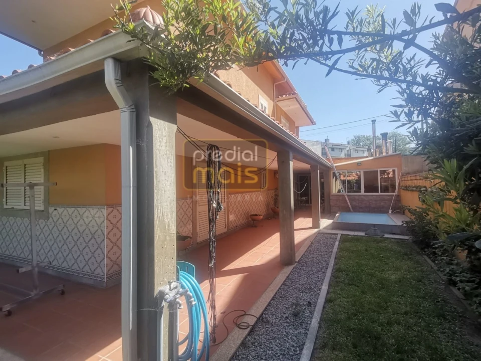 Moradia T3 para Venda em Vale (São Cosme), Telhado e Portela Foto 4