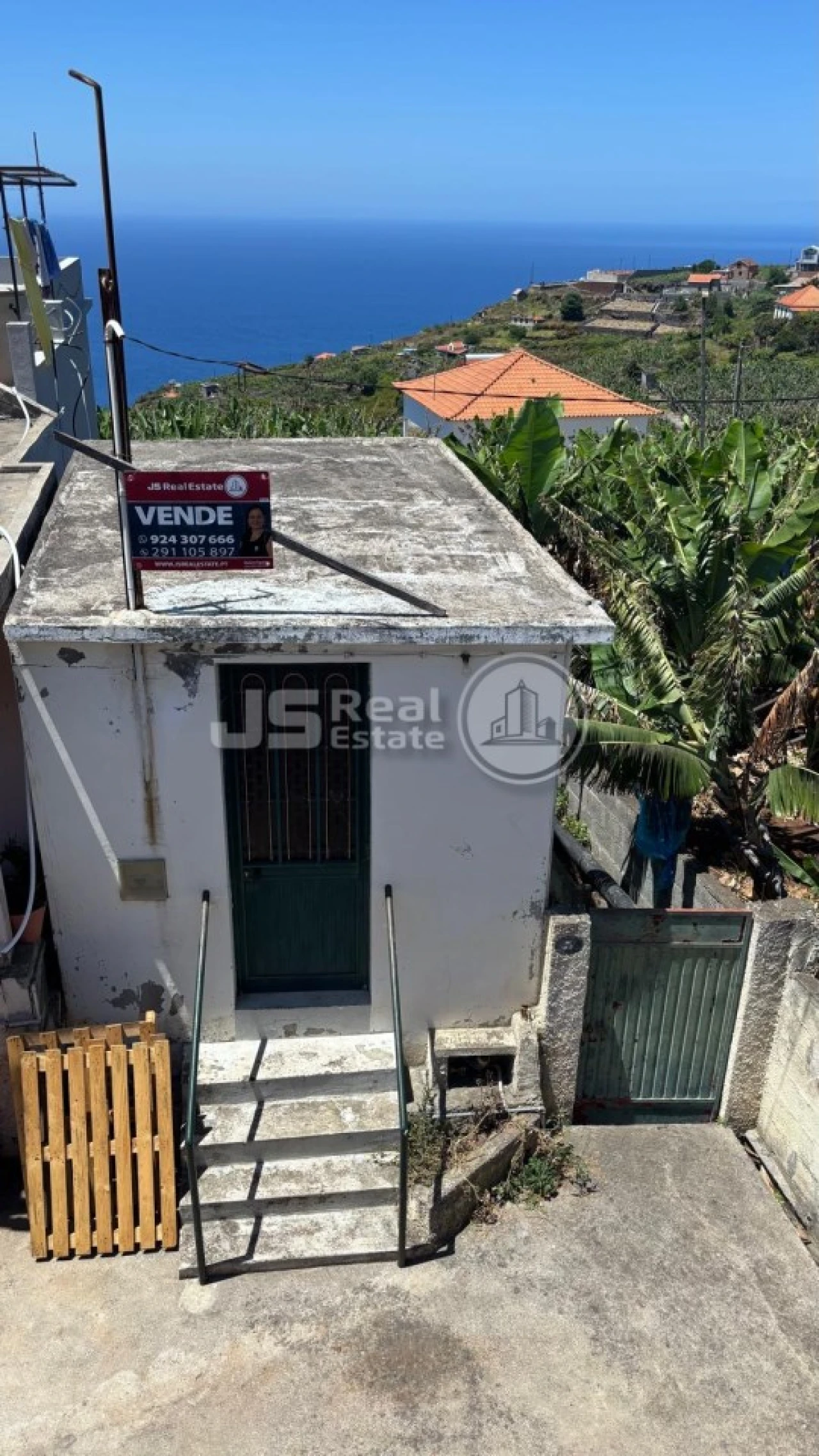 Prédio para Venda em Canhas Foto 1