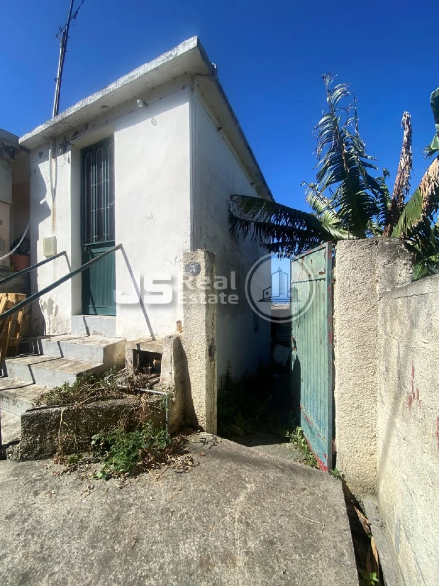 Prédio para Venda em Canhas Foto 3