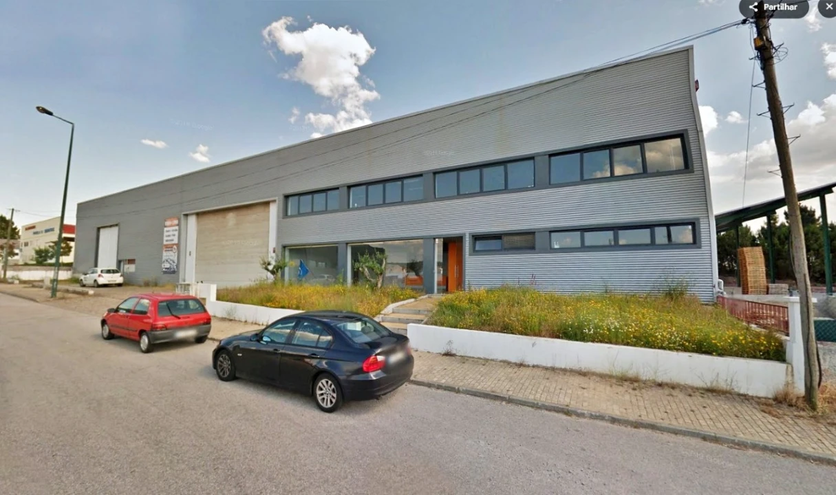 Armazém para Venda em Constantim e Vale de Nogueiras Foto 1