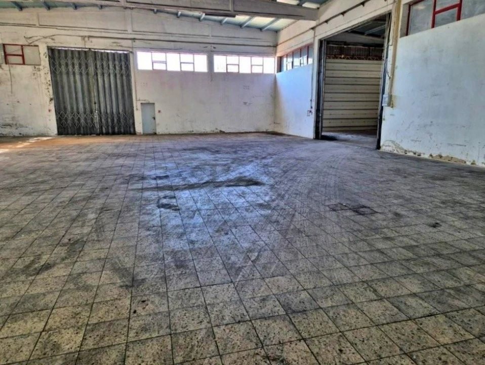 Armazém para Venda em Constantim e Vale de Nogueiras Foto 5