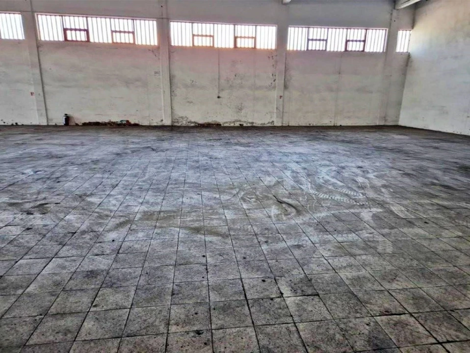 Armazém para Venda em Constantim e Vale de Nogueiras Foto 7