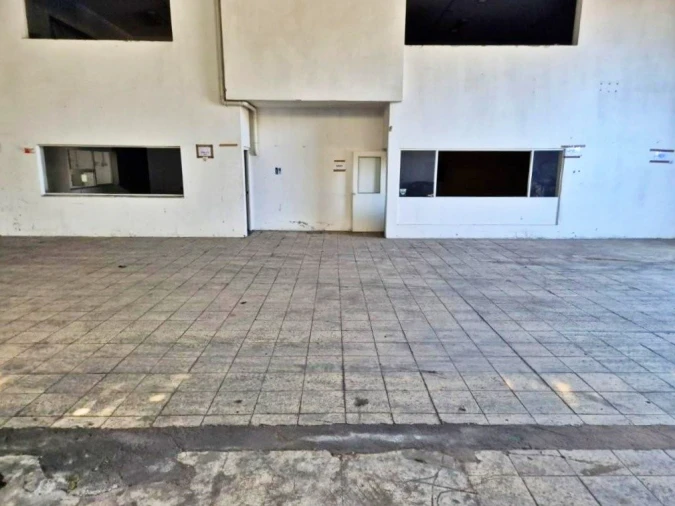 Armazém para Venda em Constantim e Vale de Nogueiras Foto 6