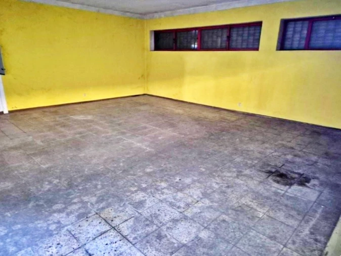 Armazém para Venda em Constantim e Vale de Nogueiras Foto 13