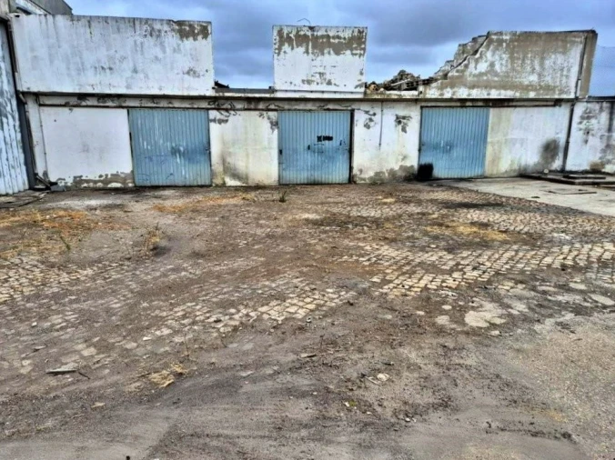 Armazém para Venda em Constantim e Vale de Nogueiras Foto 17
