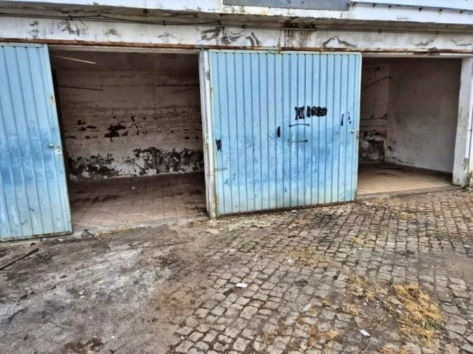 Armazém para Venda em Constantim e Vale de Nogueiras Foto 18