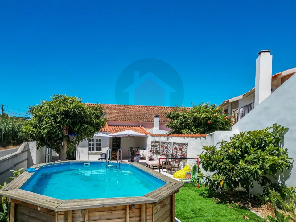 Moradia T2 para Venda em Olho Marinho Foto 1