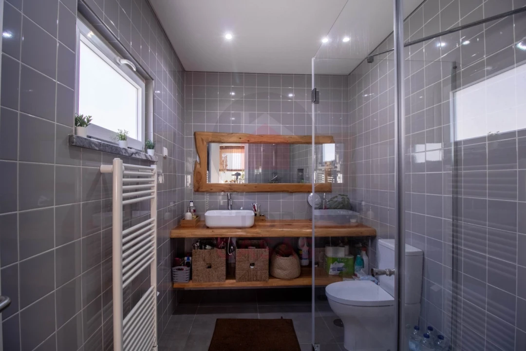 Moradia T2 para Venda em Olho Marinho Foto 23