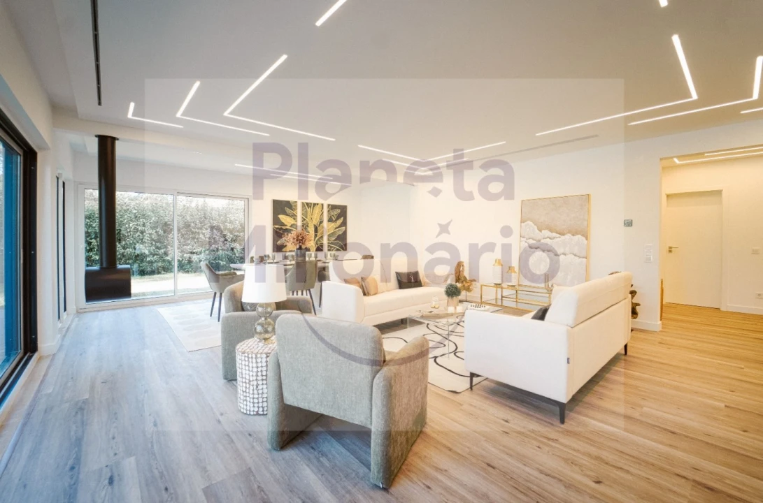 Moradia T4 para Venda em Charneca de Caparica e Sobreda Foto 1