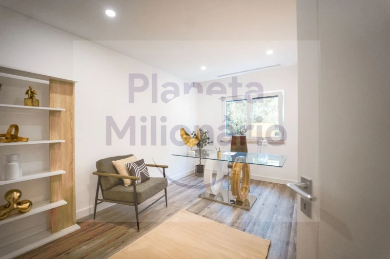 Moradia T4 para Venda em Charneca de Caparica e Sobreda Foto 10