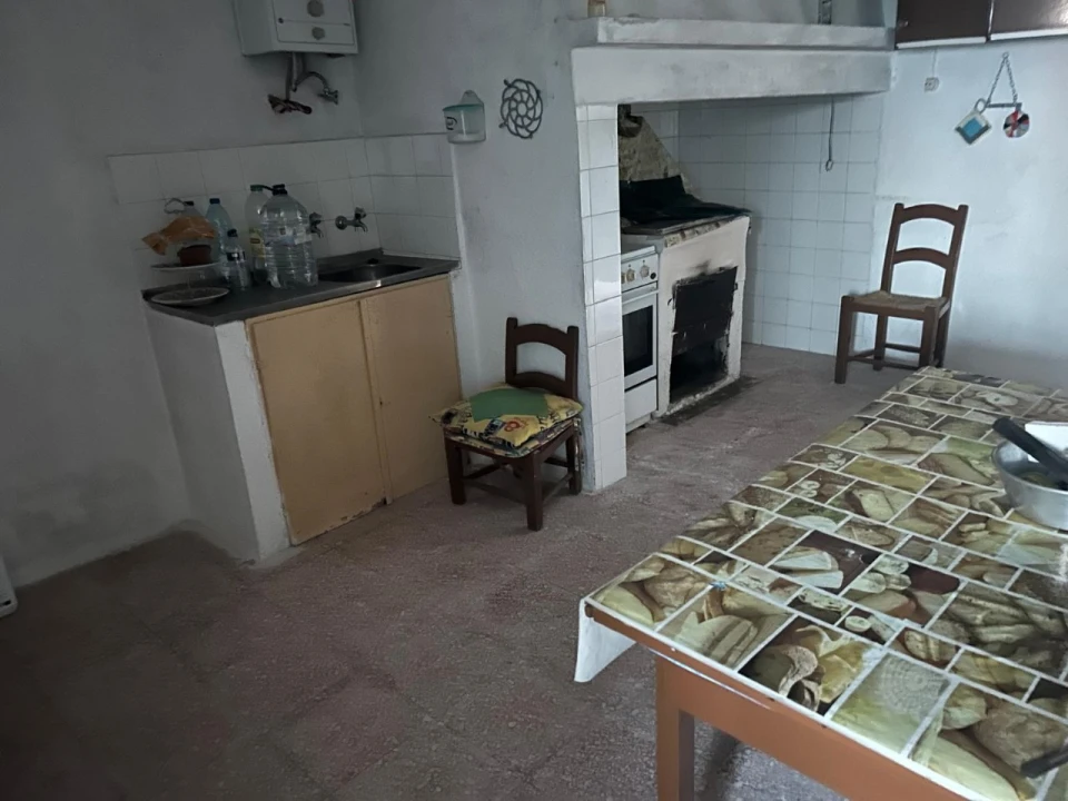 Moradia T6 para Venda em Comenda Foto 10