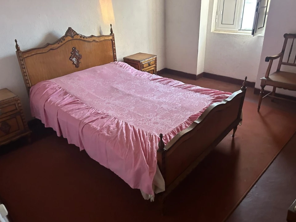 Moradia T6 para Venda em Comenda Foto 16