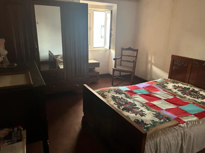 Moradia T6 para Venda em Comenda Foto 9