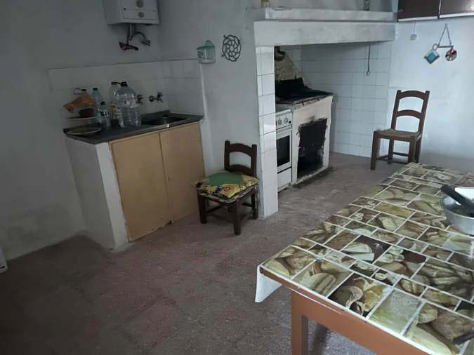 Moradia T6 para Venda em Comenda Foto 10