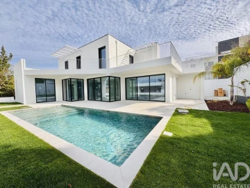 Moradia T4 para Venda em Sesimbra (Castelo)
