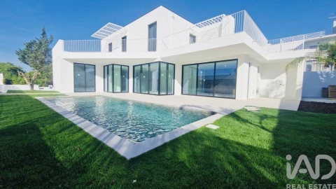 Moradia T4 para Venda em Sesimbra (Castelo)