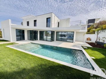 Moradia T4 para Venda em Sesimbra (Castelo)