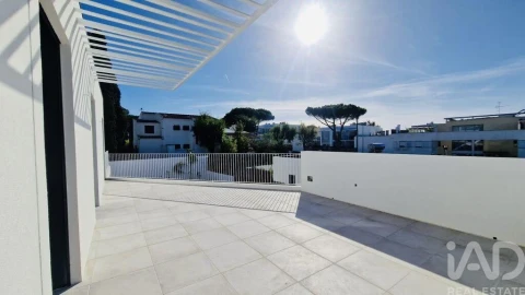 Moradia T4 para Venda em Sesimbra (Castelo)