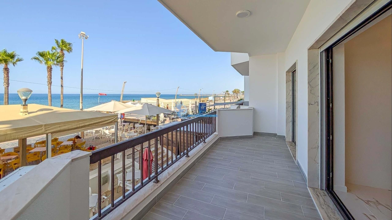 Apartamento T3 para Venda em Quarteira Foto 8