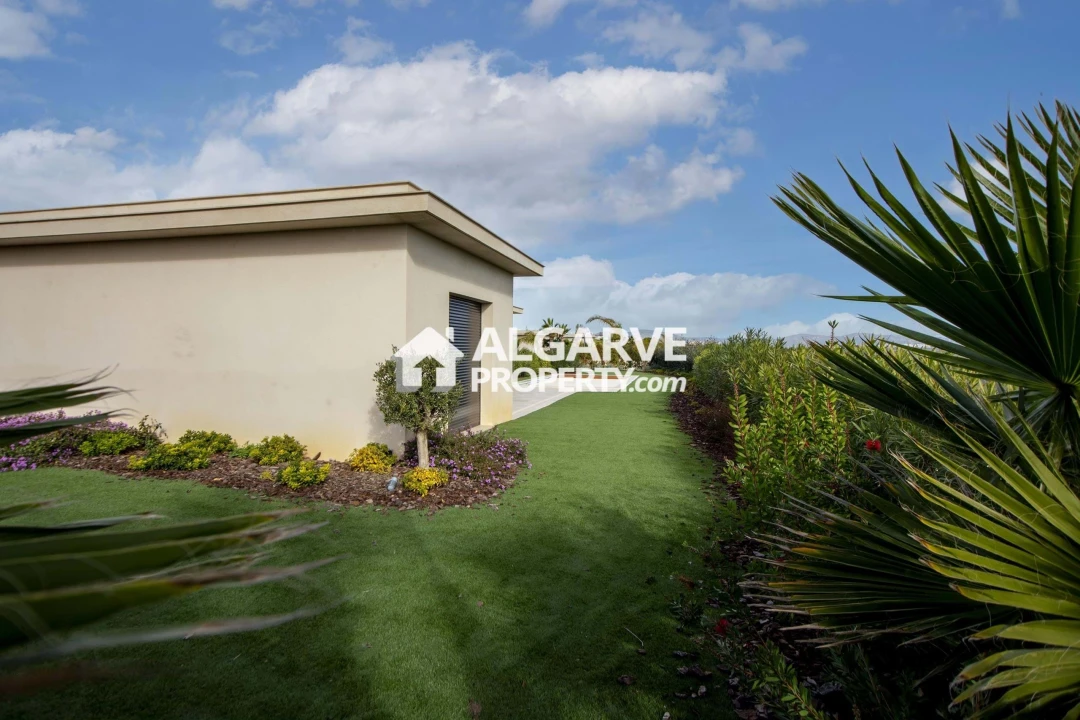 Moradia T4 para Venda em Montenegro Foto 41