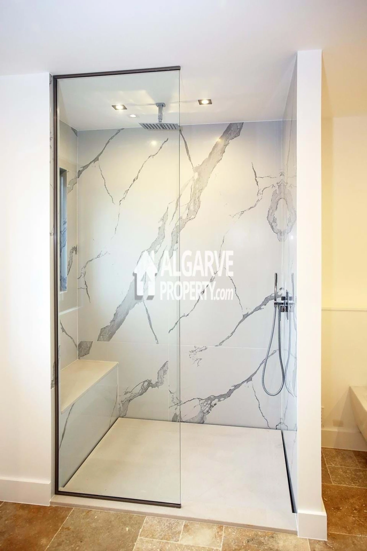 Moradia T4 para Venda em Montenegro Foto 22