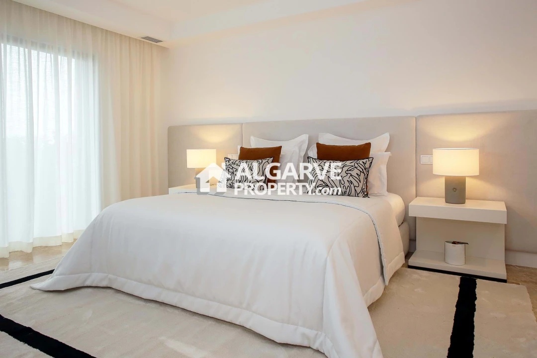 Moradia T4 para Venda em Montenegro Foto 18