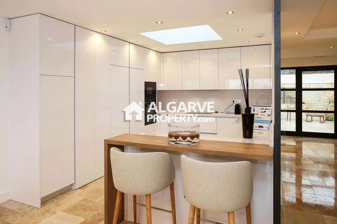 Moradia T4 para Venda em Montenegro Foto 16