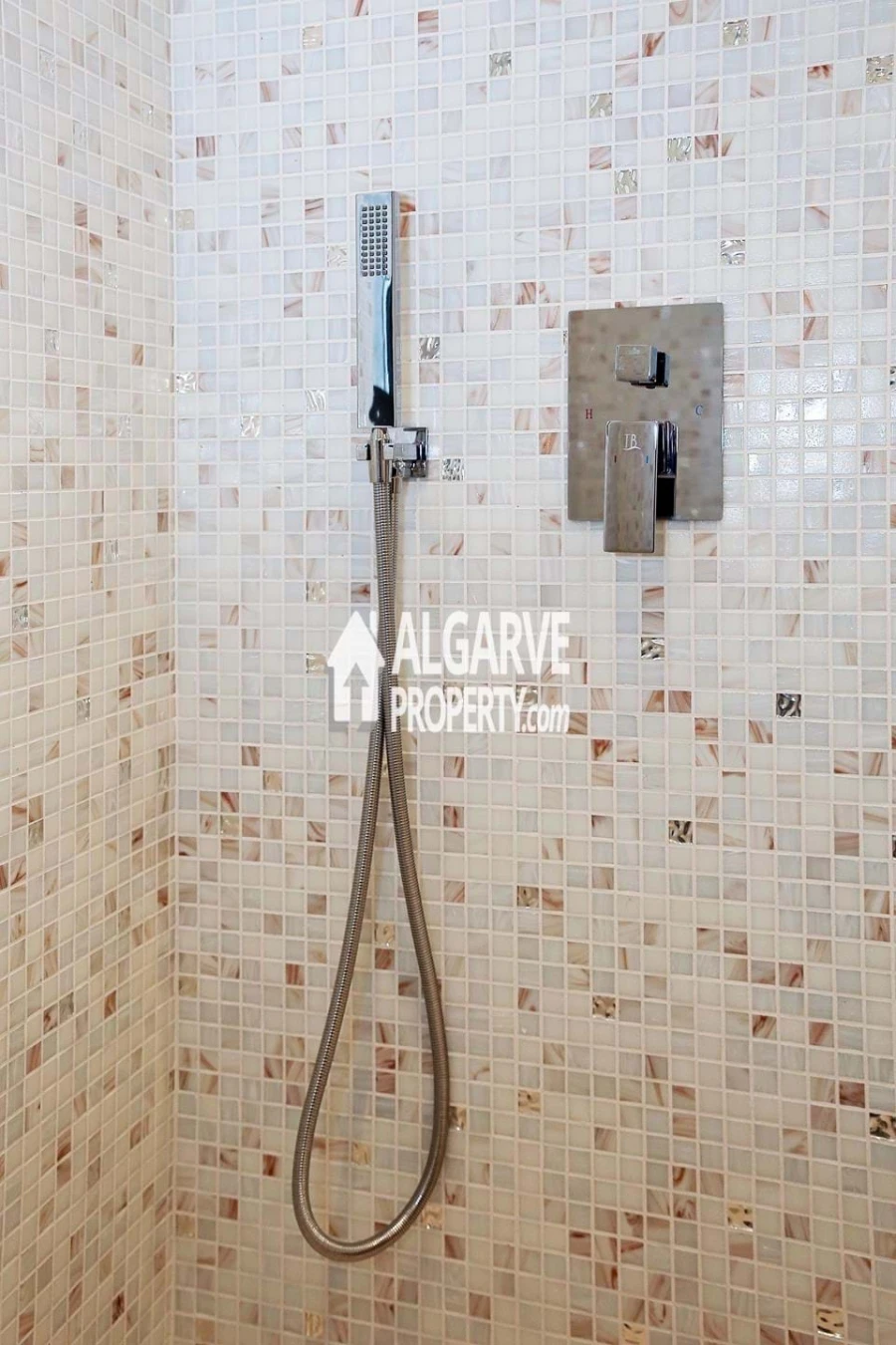 Moradia T4 para Venda em Montenegro Foto 30