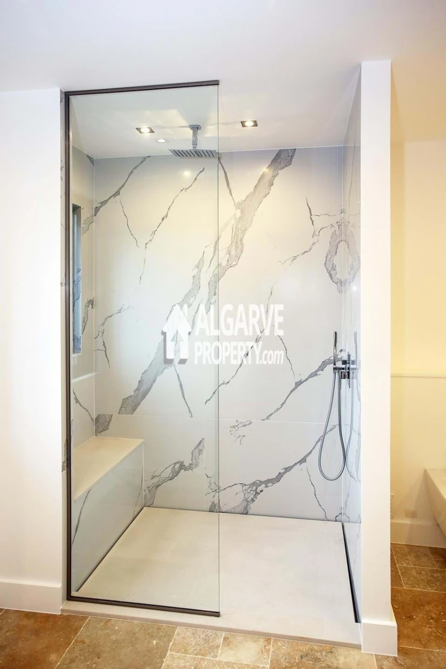 Moradia T4 para Venda em Montenegro Foto 22