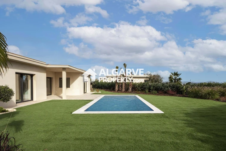 Moradia T4 para Venda em Montenegro Foto 48