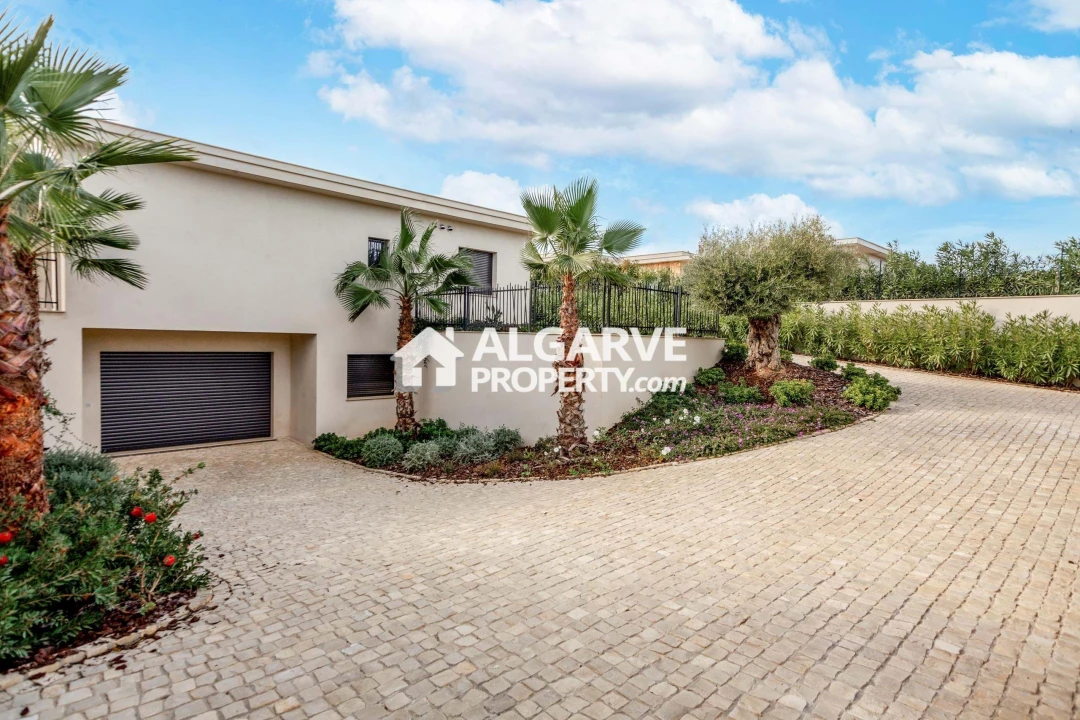 Moradia T4 para Venda em Montenegro Foto 43