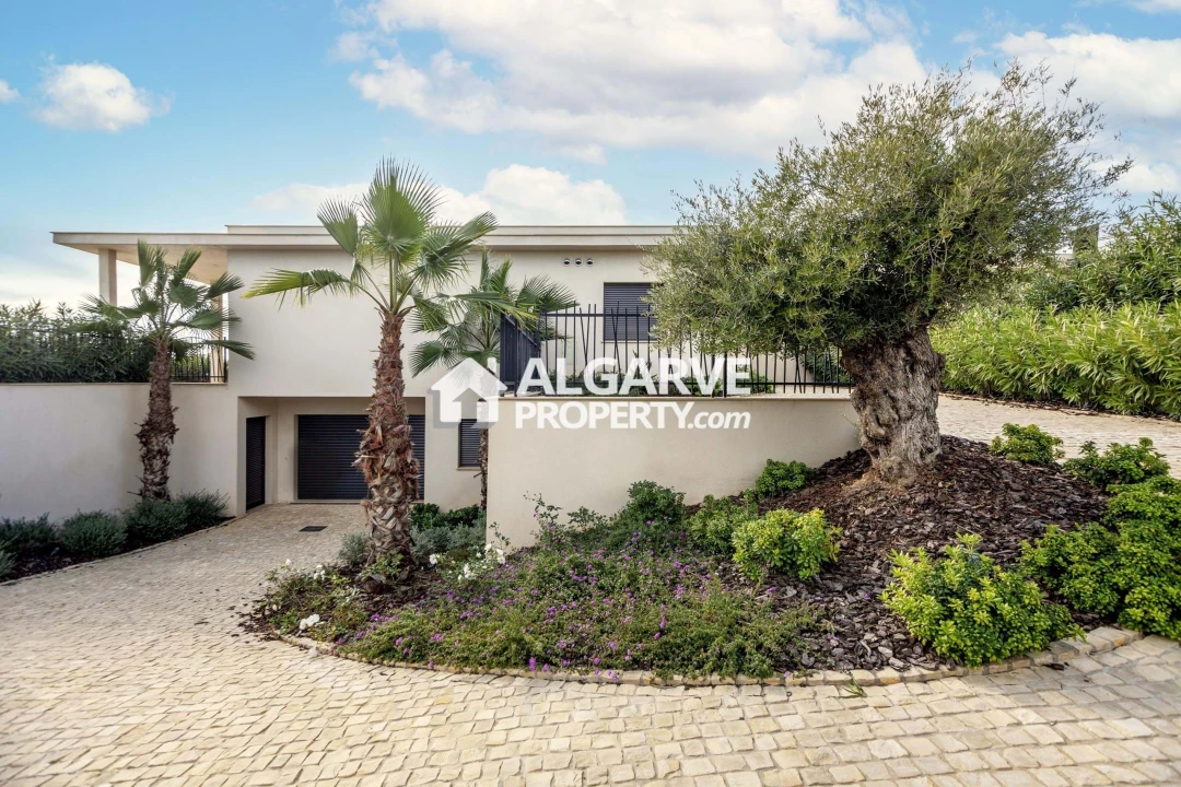 Moradia T4 para Venda em Montenegro Foto 44