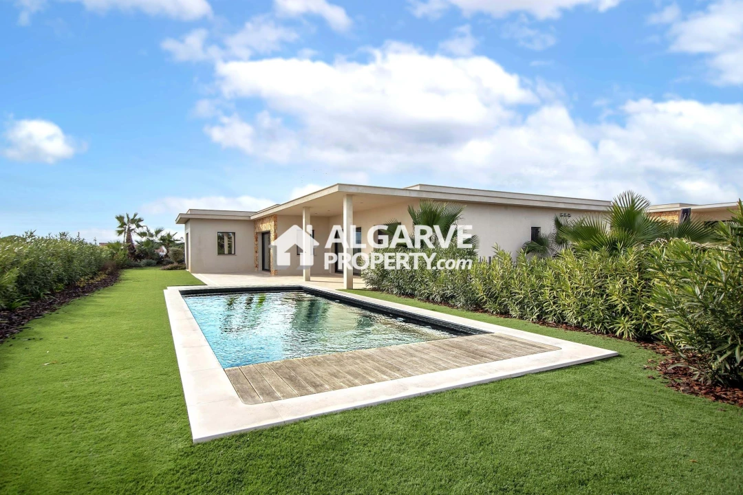 Moradia T4 para Venda em Montenegro Foto 1