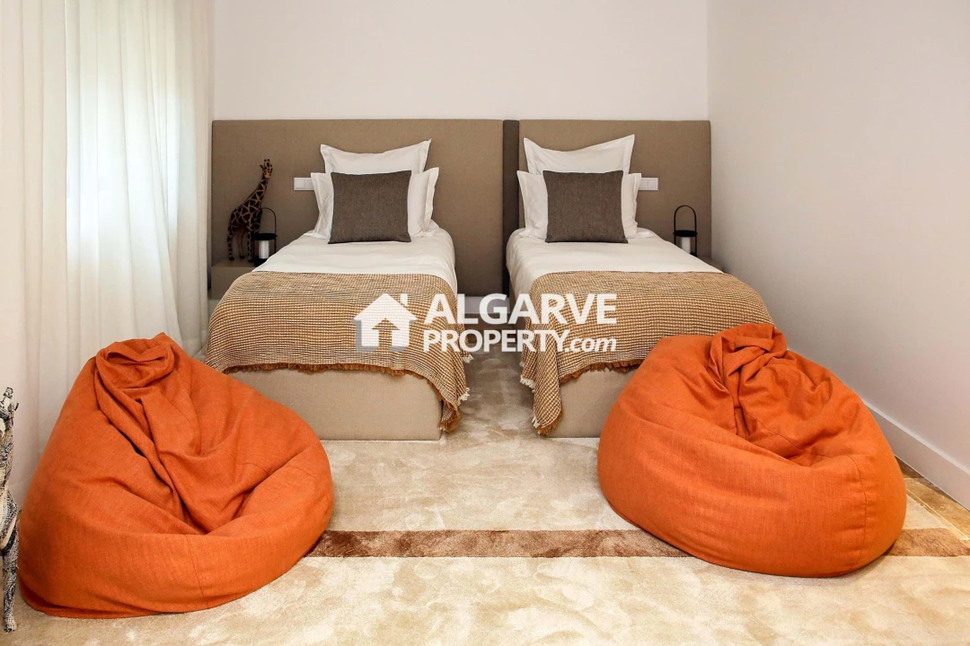 Moradia T4 para Venda em Montenegro Foto 37