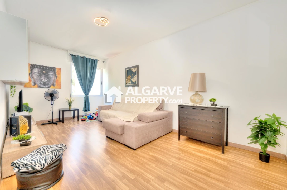 Apartamento T2 para Venda em Faro (Sé e São Pedro) Foto 2